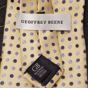 Geoffrey Beene 100% silk Yellow/Blue Polka-dot tie